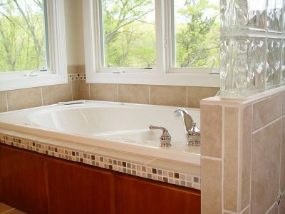 sch mbath tub front